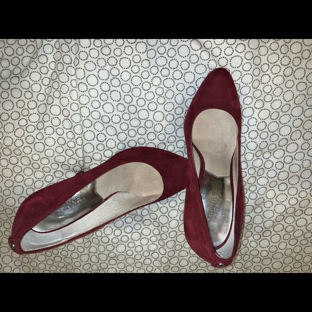 🎈 Michael Kors Suede Heels - Picture 2 of 3
